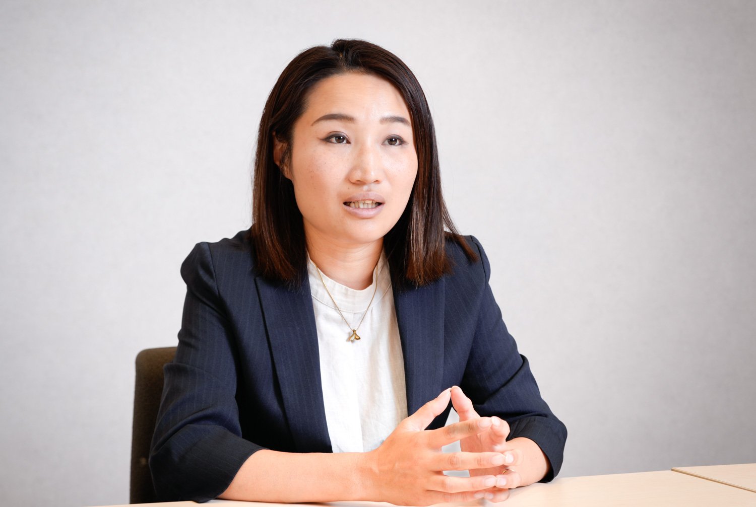 【職員インタビュー】自死遺族等支援室長／地域支援室長：菅沼舞<br>「こどもたちに『世の中捨てたもんじゃない』と伝えたい」<br>　――父を救えなかった絶望から、社会への信頼を取り戻した20年